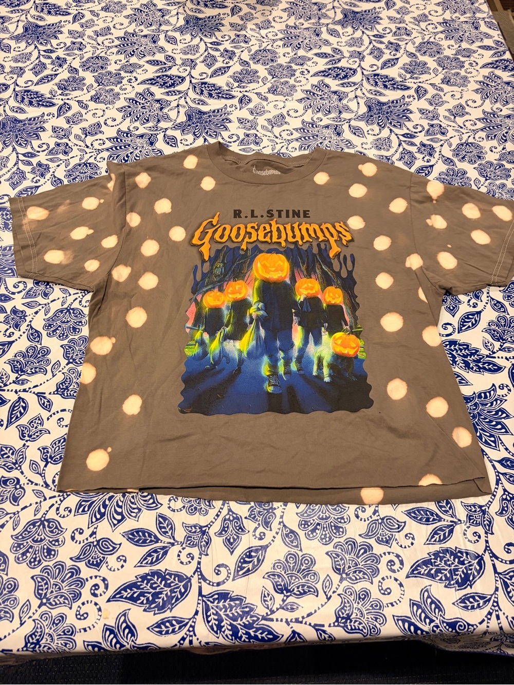NWOT  Graphic Tee Goosebumps Women’s Size Large